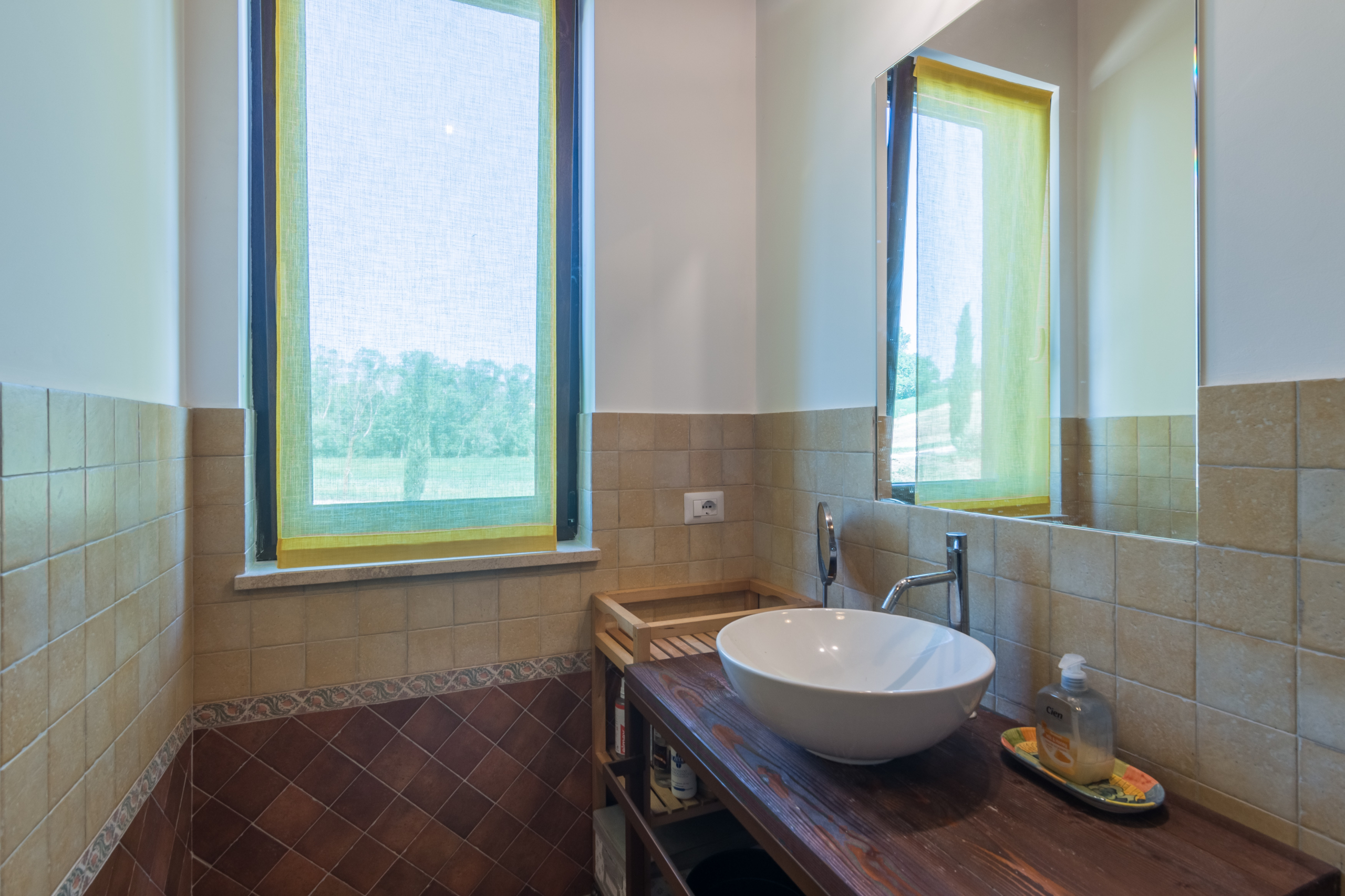 Country house with stables in Le Marche