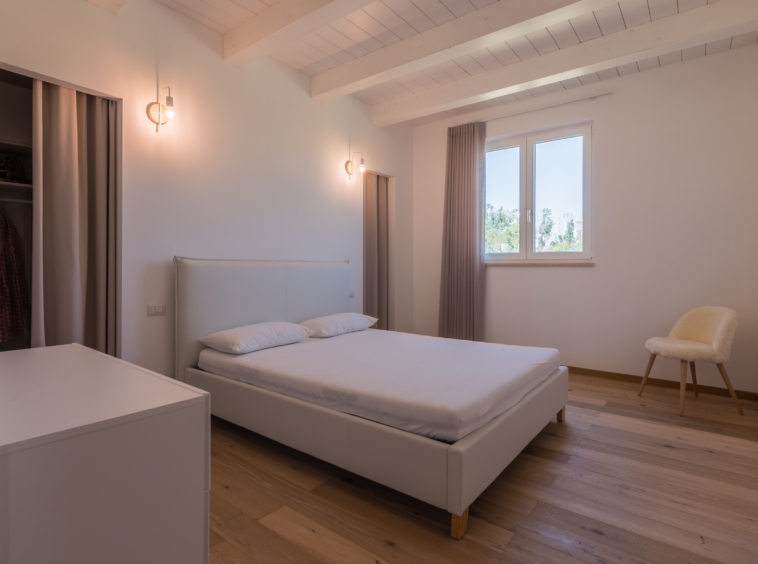 Country house with stables in Le Marche