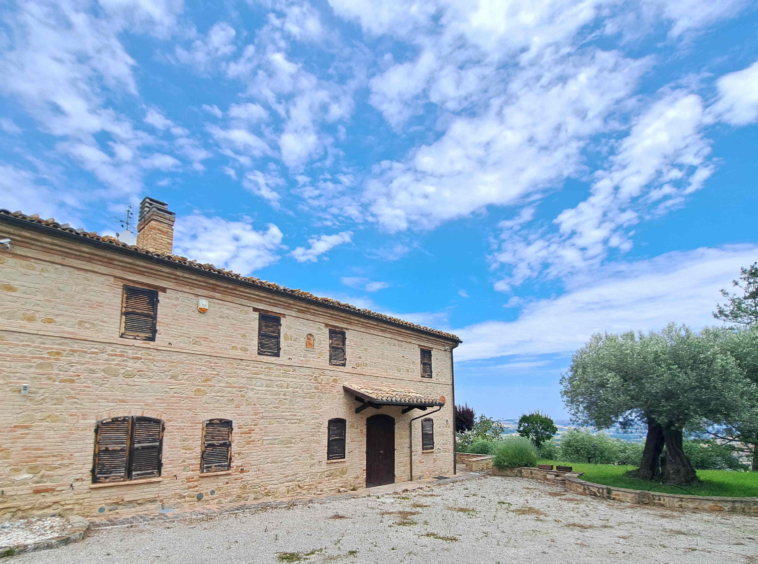 Stone Villa in Le Marche