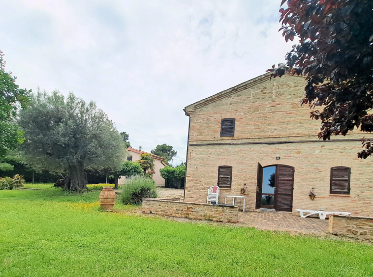 Stone Villa in Le Marche