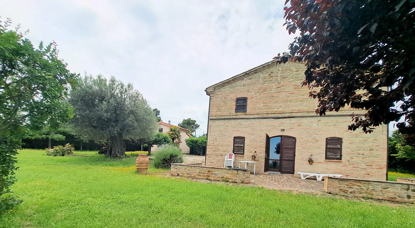 Stone Villa in Le Marche