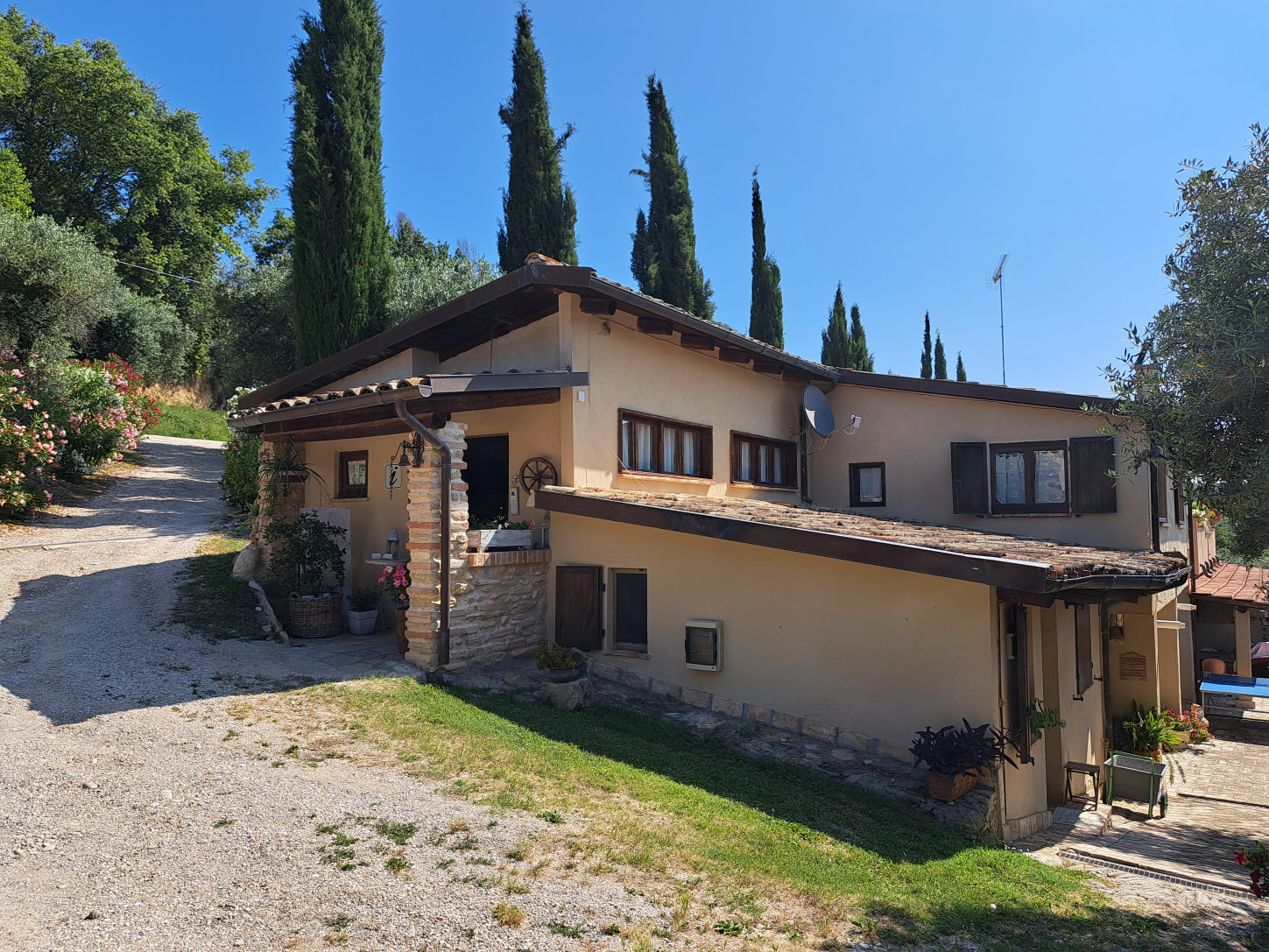 Agriturismo for sale in Le Marche