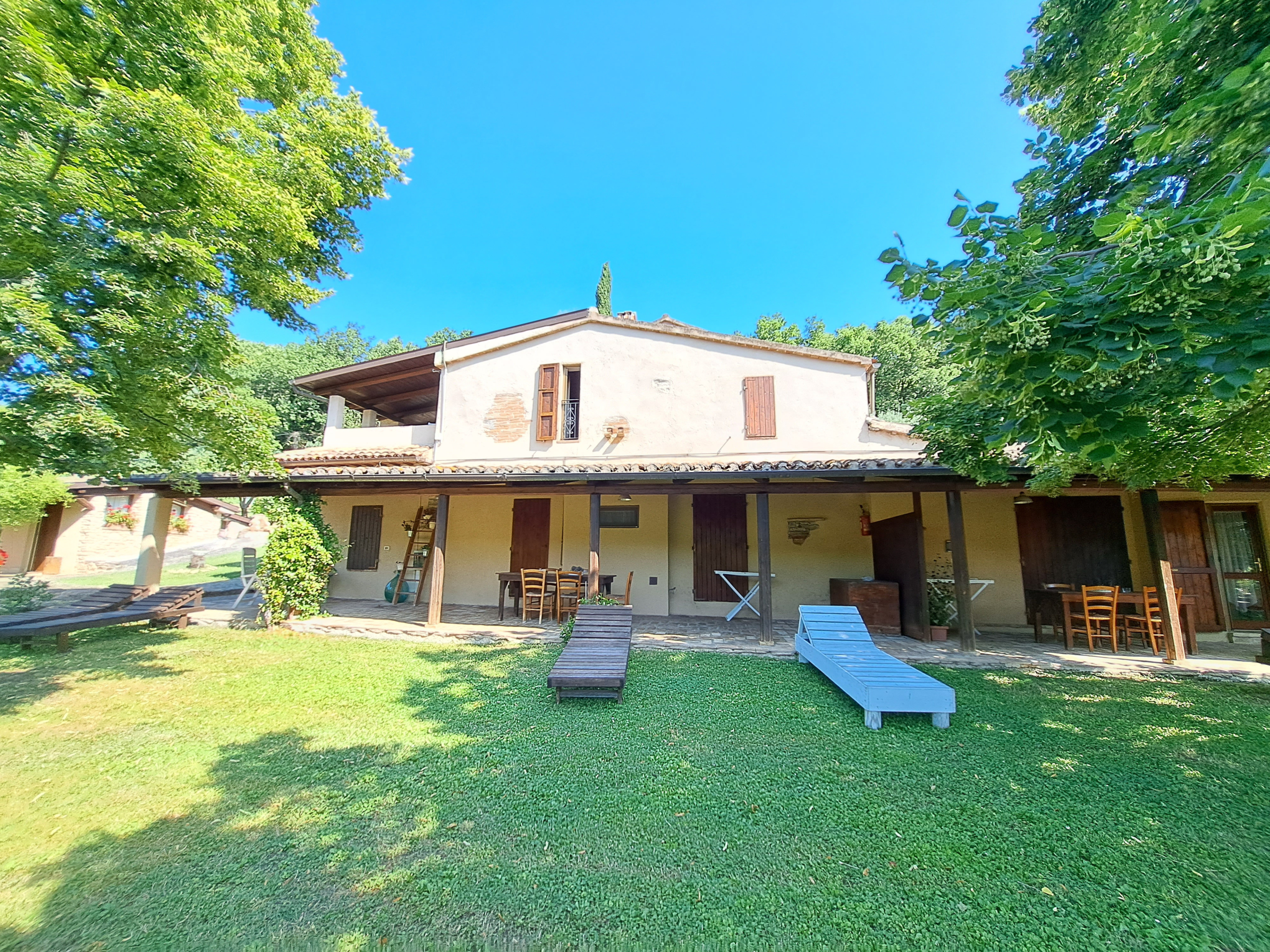 Agriturismo for sale in Le Marche