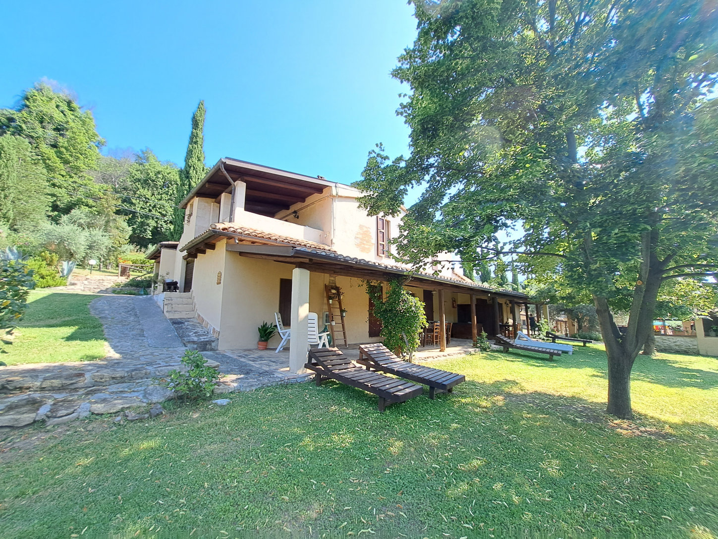 Agriturismo for sale in Le Marche