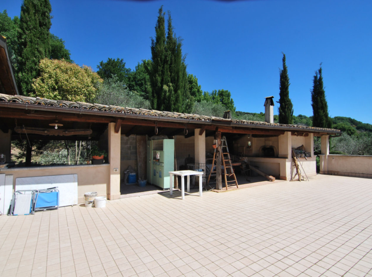 Agriturismo for sale in Le Marche