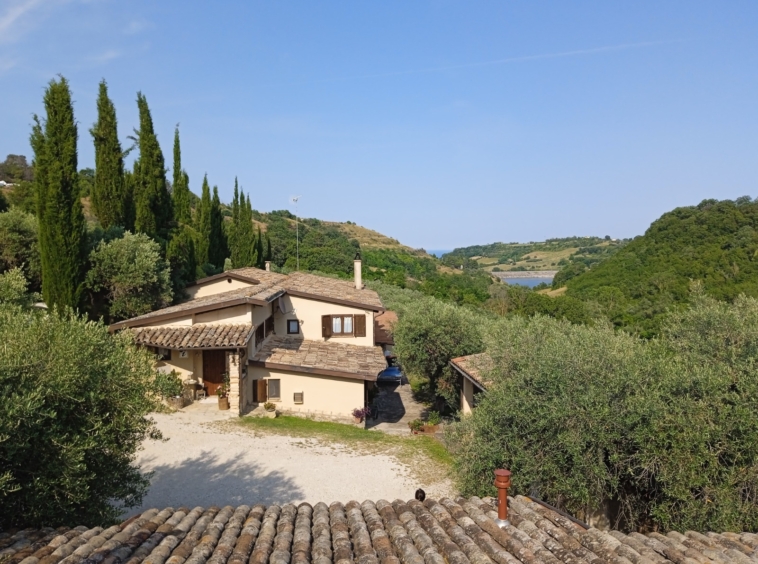 Agriturismo for sale in Le Marche