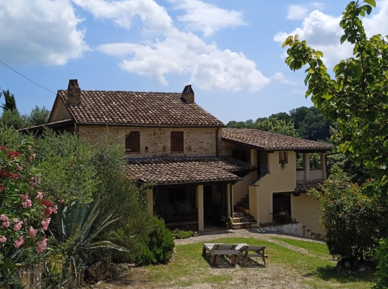 Agriturismo for sale in Le Marche