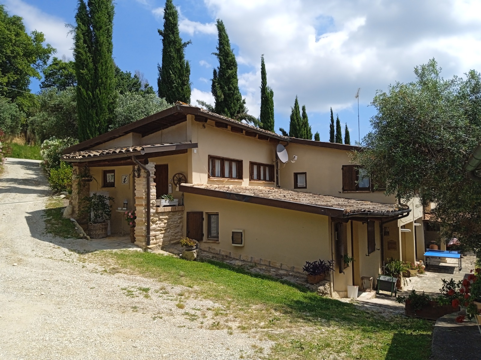 Agriturismo for sale in Le Marche