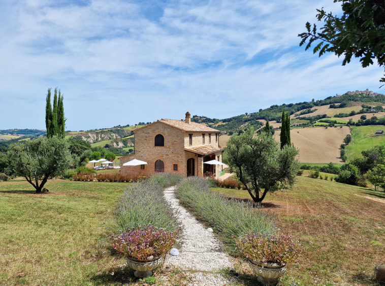 Villa for sale with pool