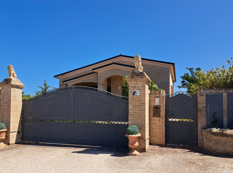 Villa with sea view