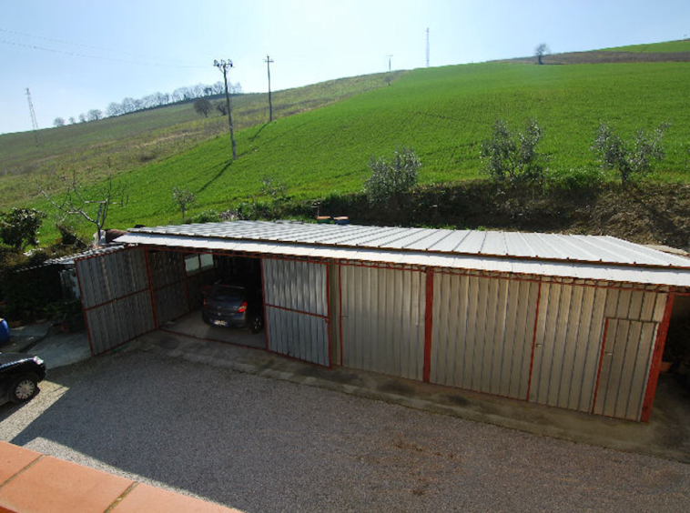 Agriturismo with sea view in Le Marche