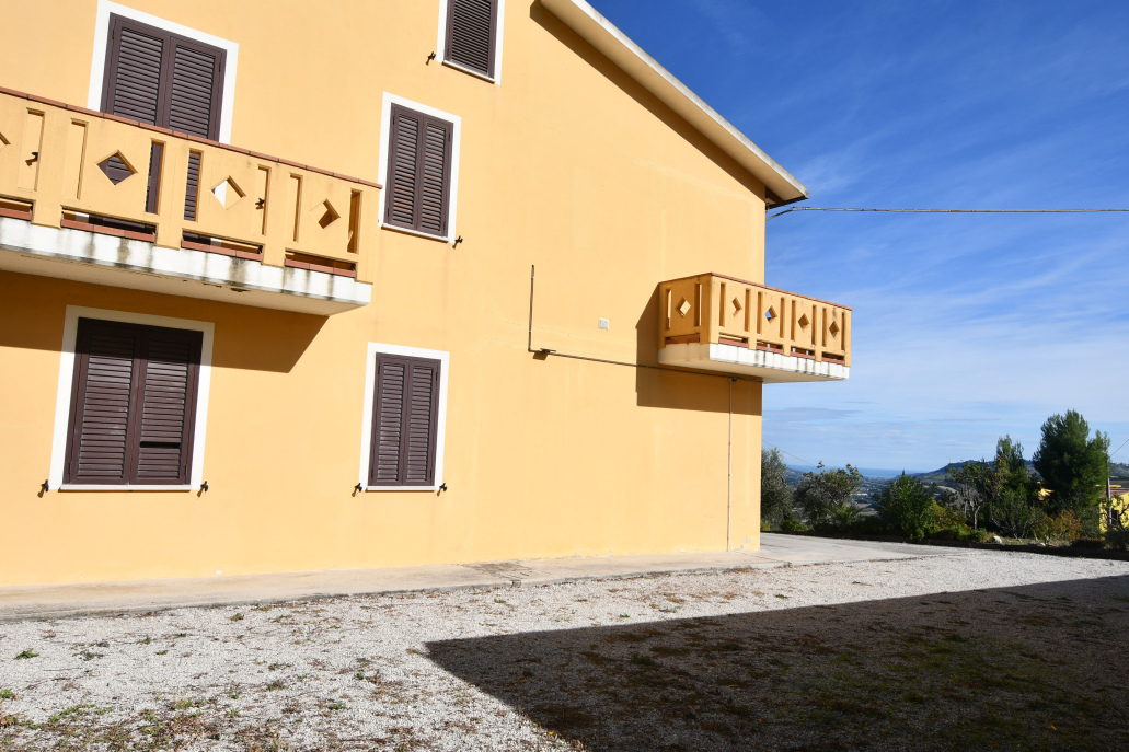 Agriturismo with sea view in Le Marche