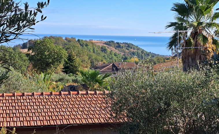 house with sea view in Le Marche