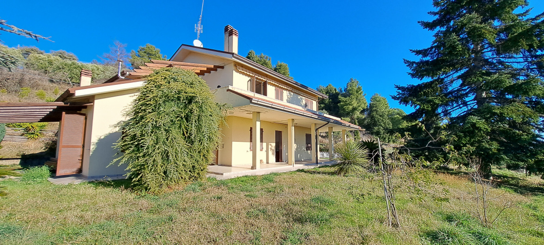 Villa with sea view near Fermo