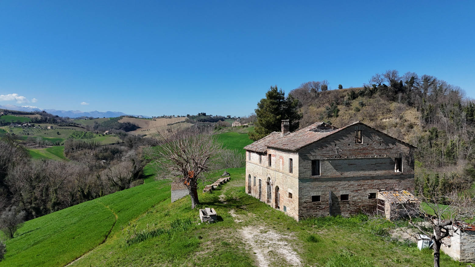 Country house with Mountains view Country house with Mountains view