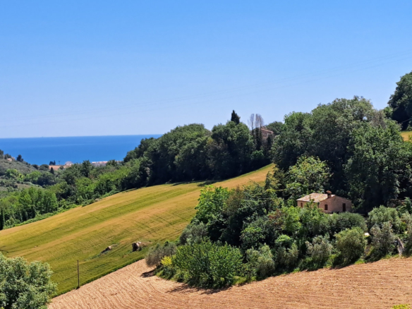 Country house In Massignano