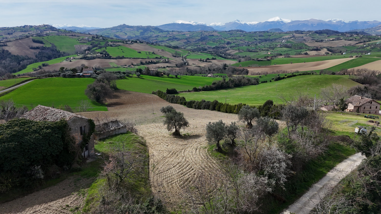 Farmhouse with Mountains view in Le Marche