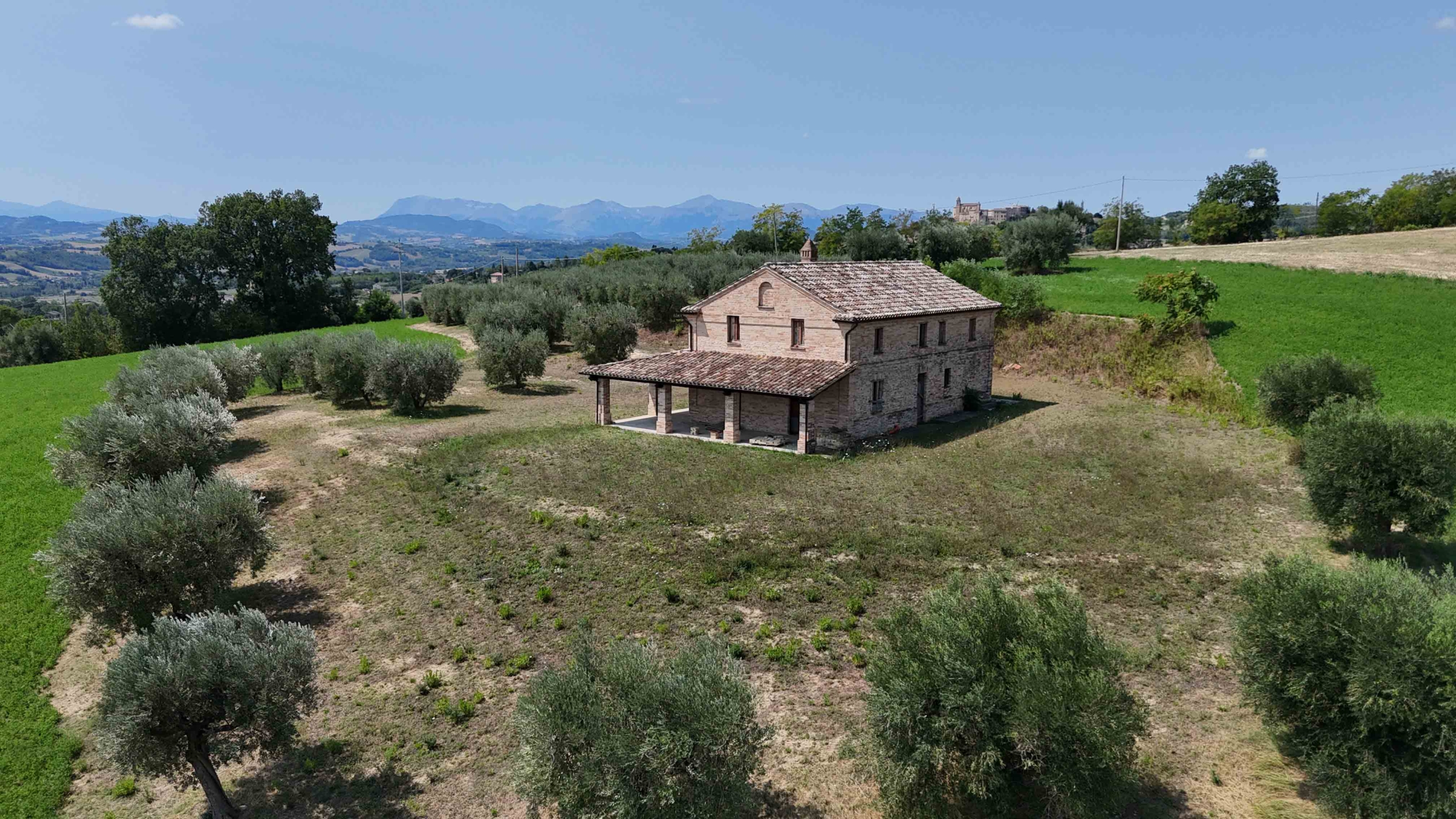 Country house with sea view in Le Marche