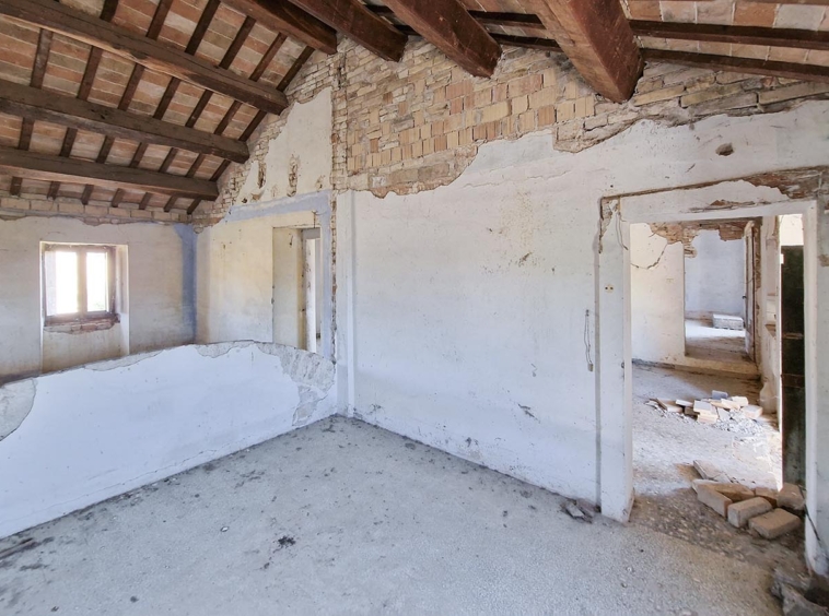 Country house with sea view in Le Marche