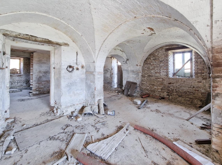 Country house with sea view in Le Marche