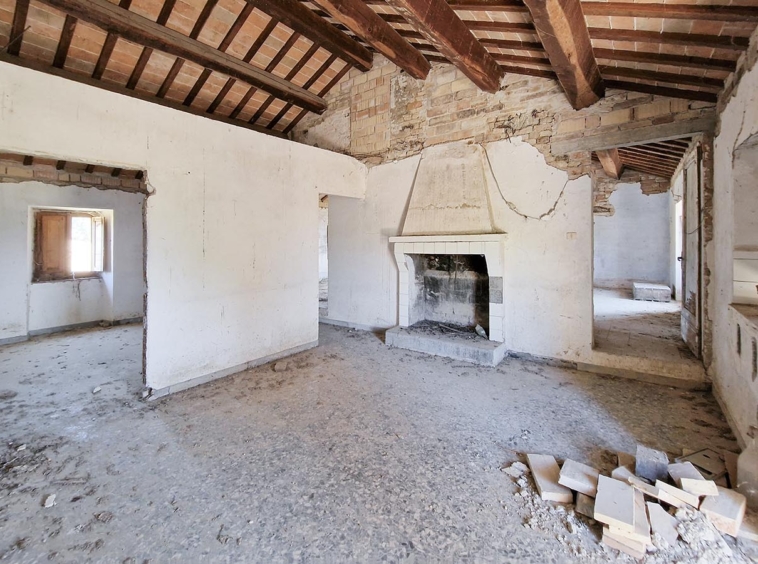 Country house with sea view in Le Marche