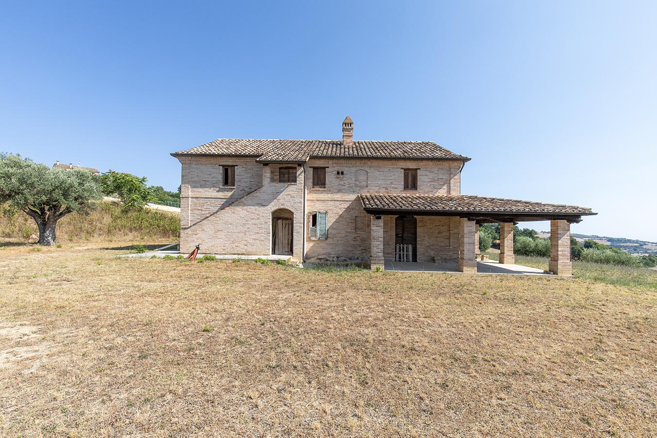 Country house with sea view in Le Marche