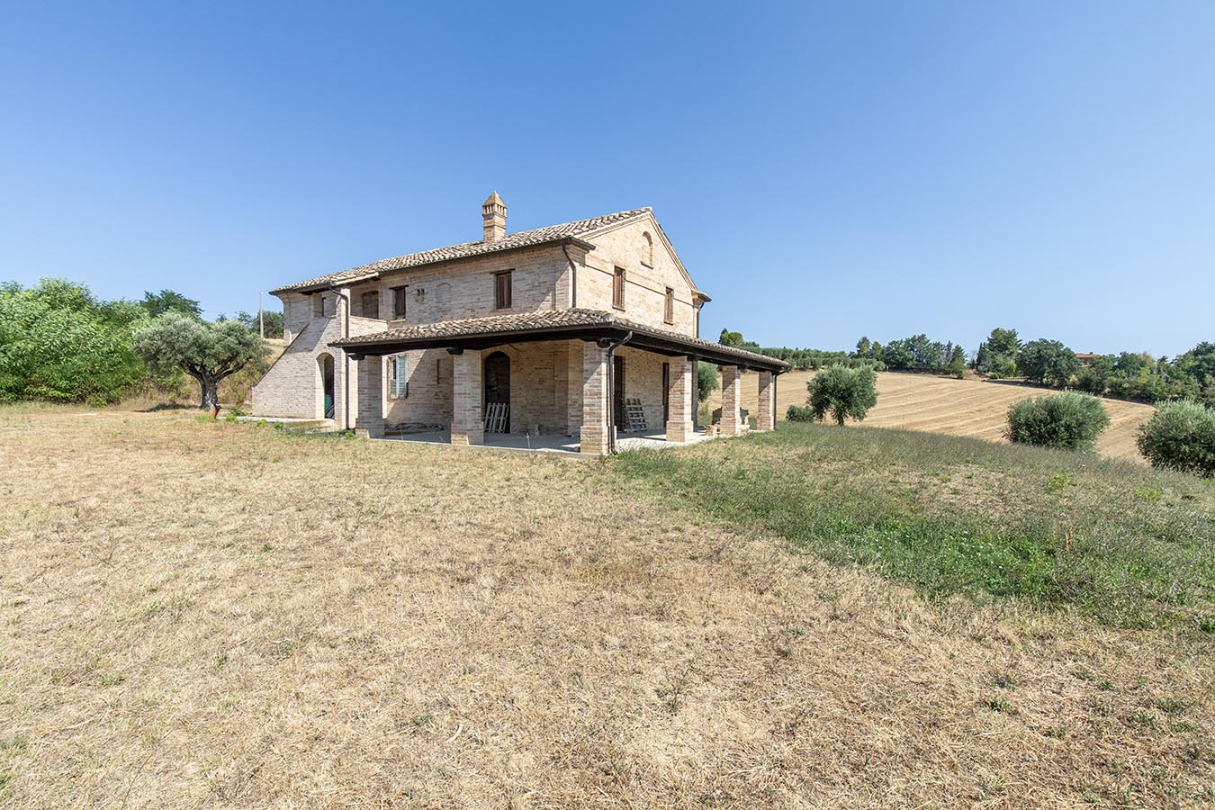 Country house with sea view in Le Marche