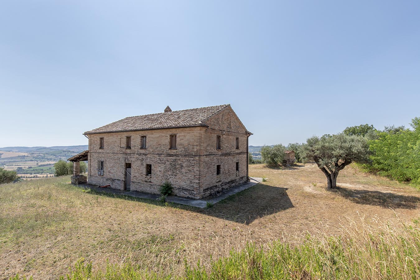 Country house with sea view in Le Marche