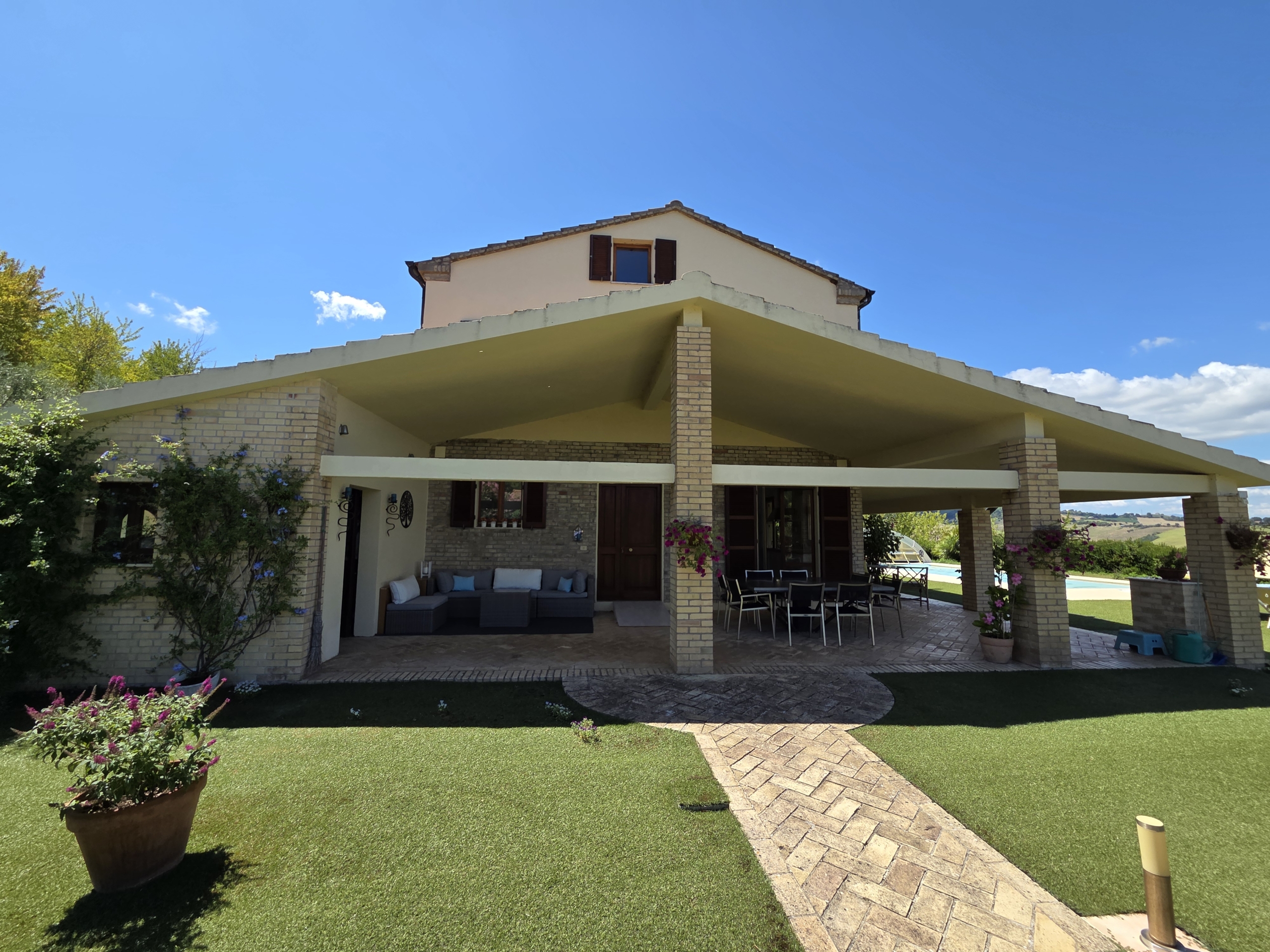 Country house with Pool in Le Marche
