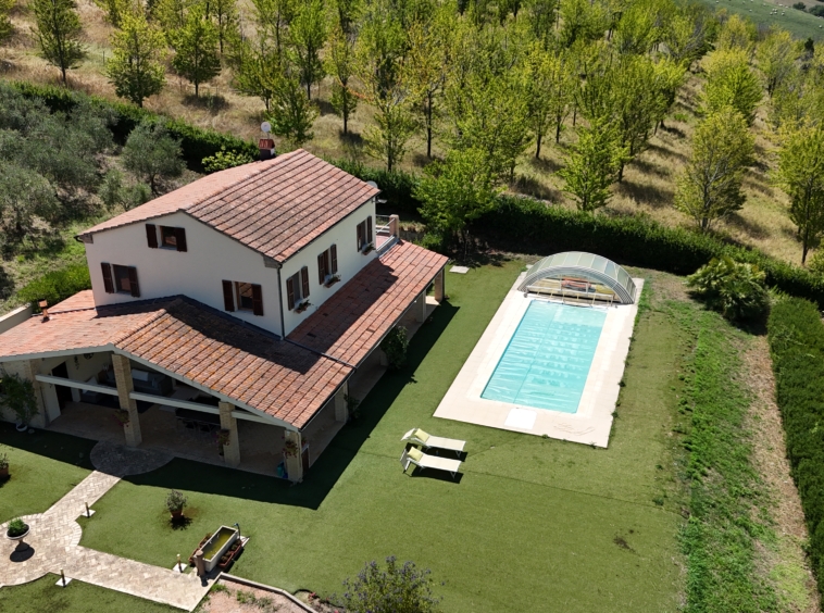 Country house with Pool in Le Marche