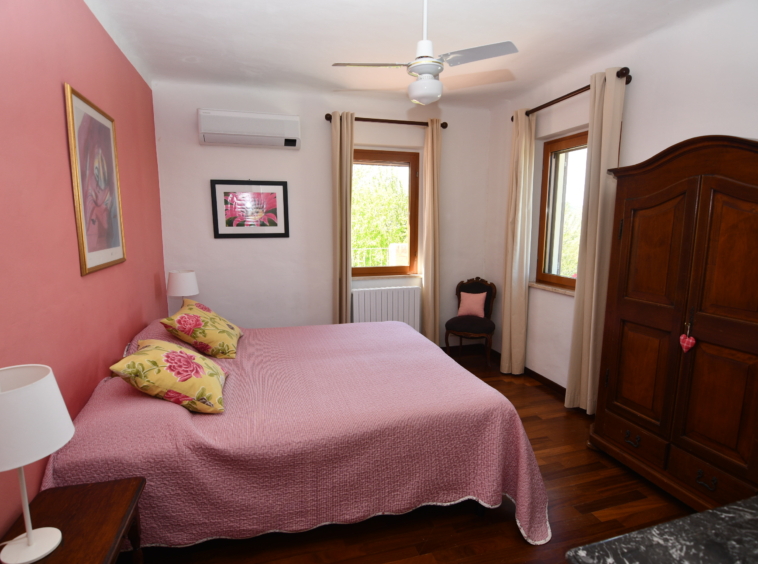 Country house with Pool in Le Marche