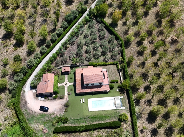 Country house with Pool in Le Marche