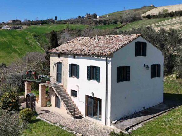 Idyllic Holiday Home in Carassai